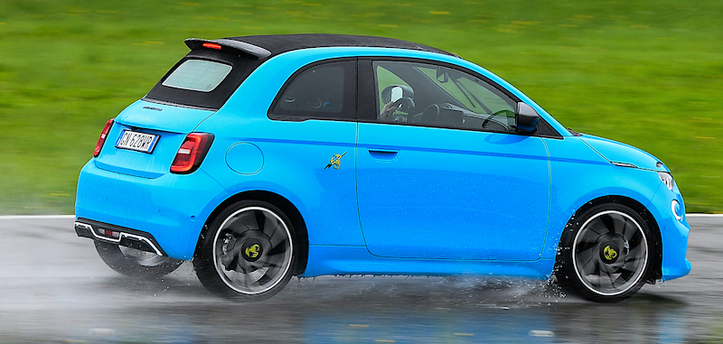 DÒNG ABARTH 500e MỚI.