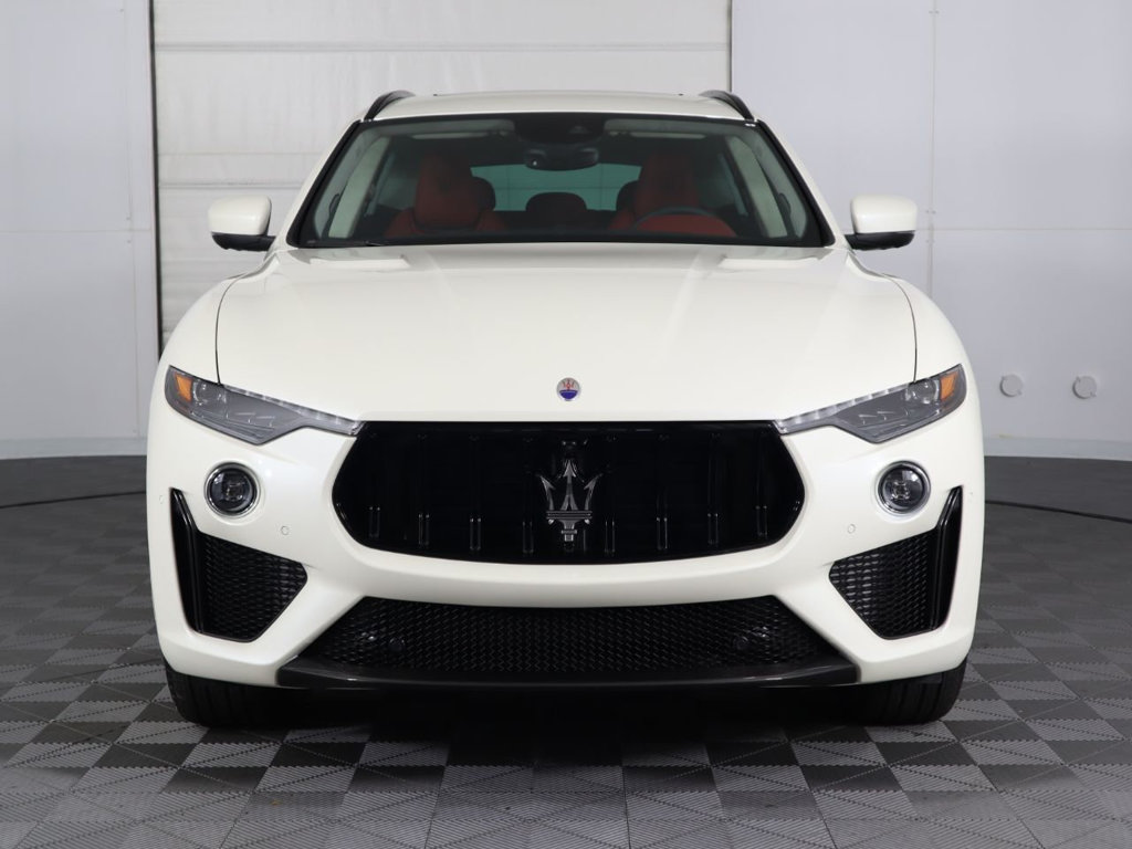 Maserati Levante Trofeo Màu Trắng Chiếc SUV Có Giá Đắt Nhất Của Ý