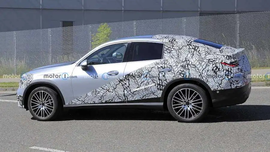 Xe 5 Chỗ Mercedes GLC Coupe Đời 2023 Có Gì Mới