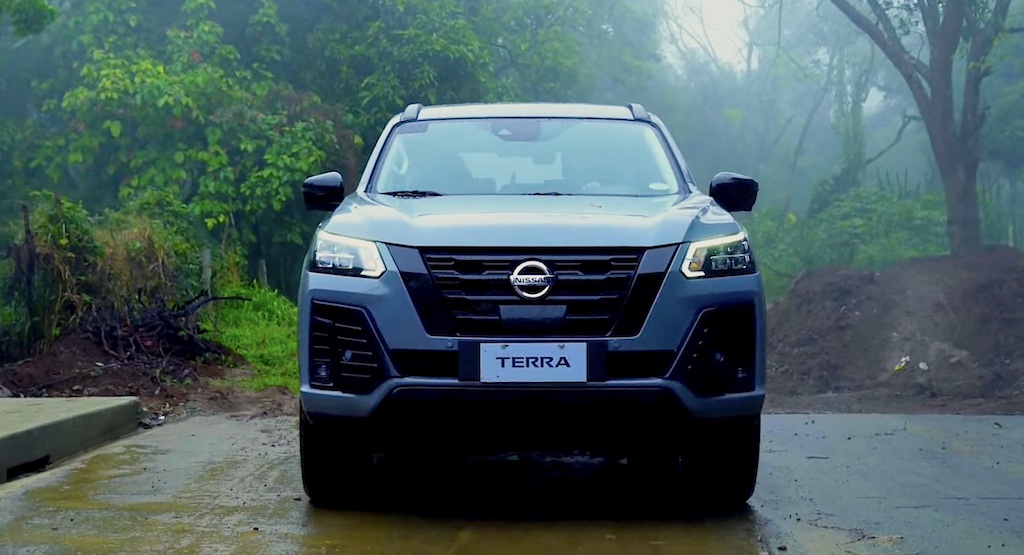Nissan Terra Sport 2023 Mới 
