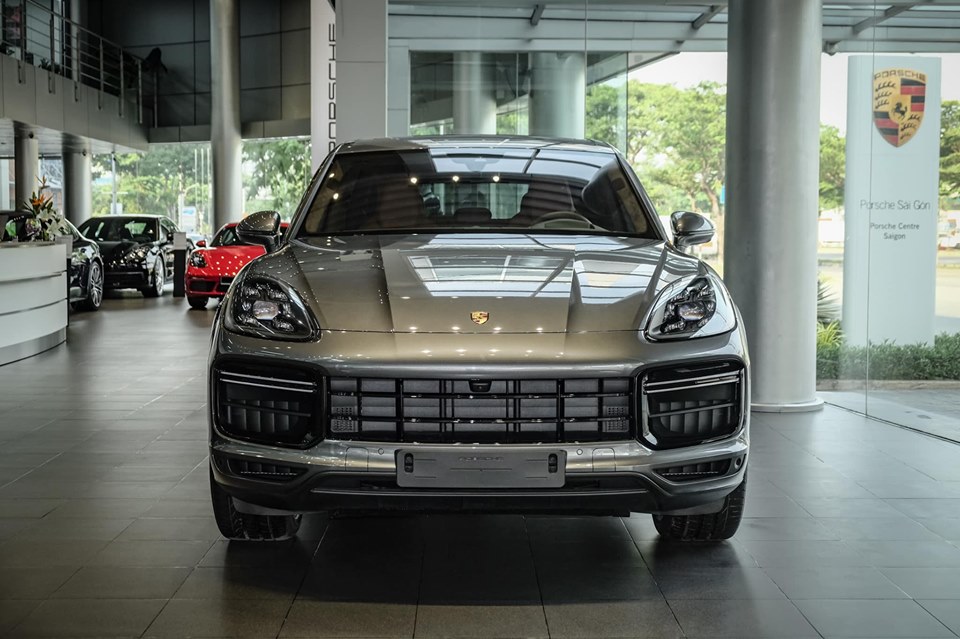 Xe Porsche Cayenne Phiên Bản Turbo đời 2022 giá bao nhiêu